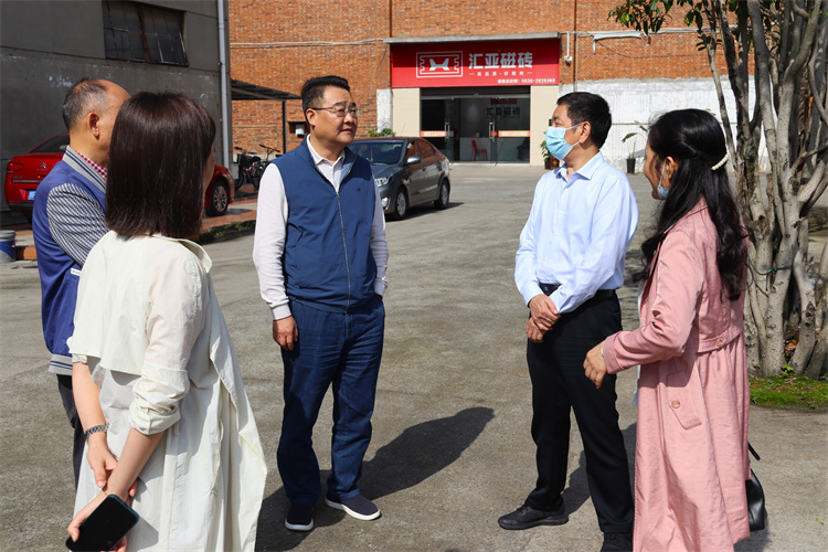 四川省供銷社黨組成員、機(jī)關(guān)黨委書記李先明帶隊開展節(jié)前安全生產(chǎn)督查工作